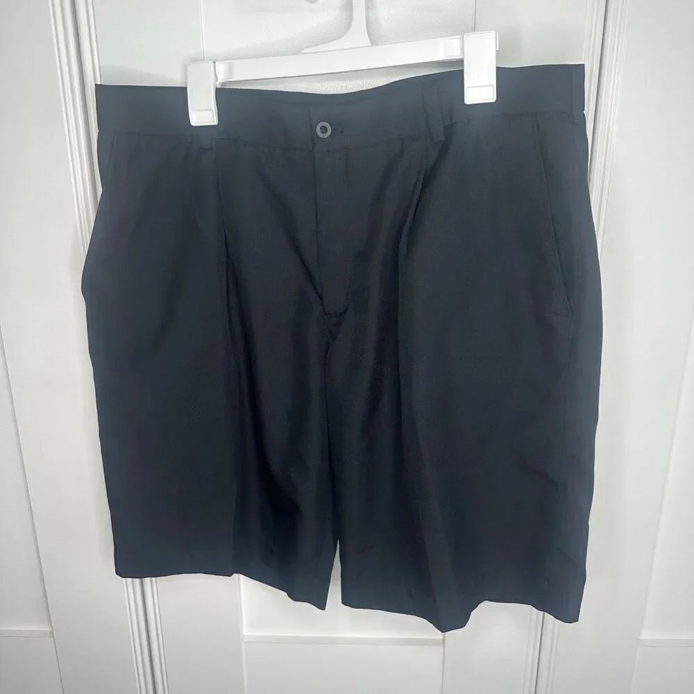 Nike black golf shorts Size 38 (w1)